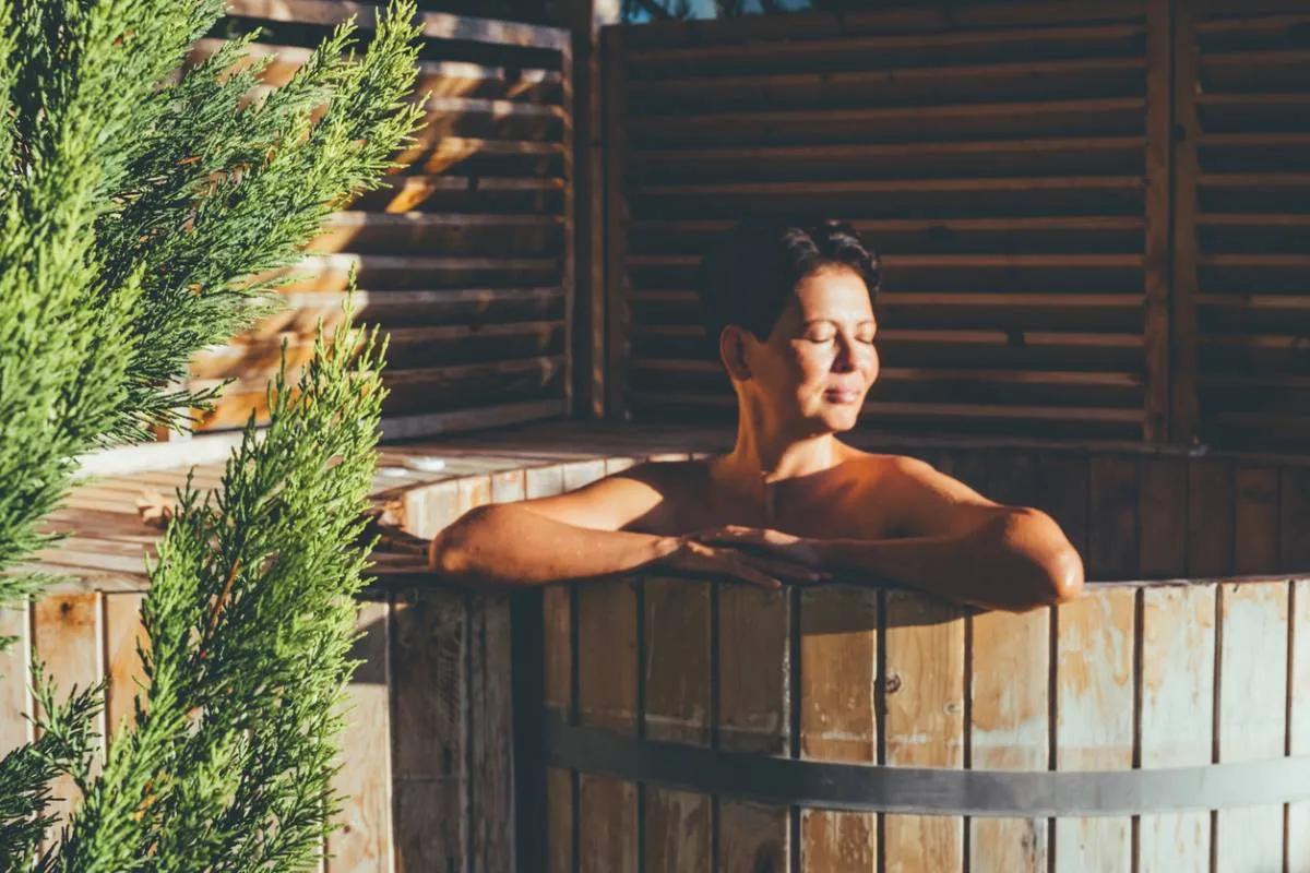 Installation d'un spa en extérieur : quelle est la réglementation ?