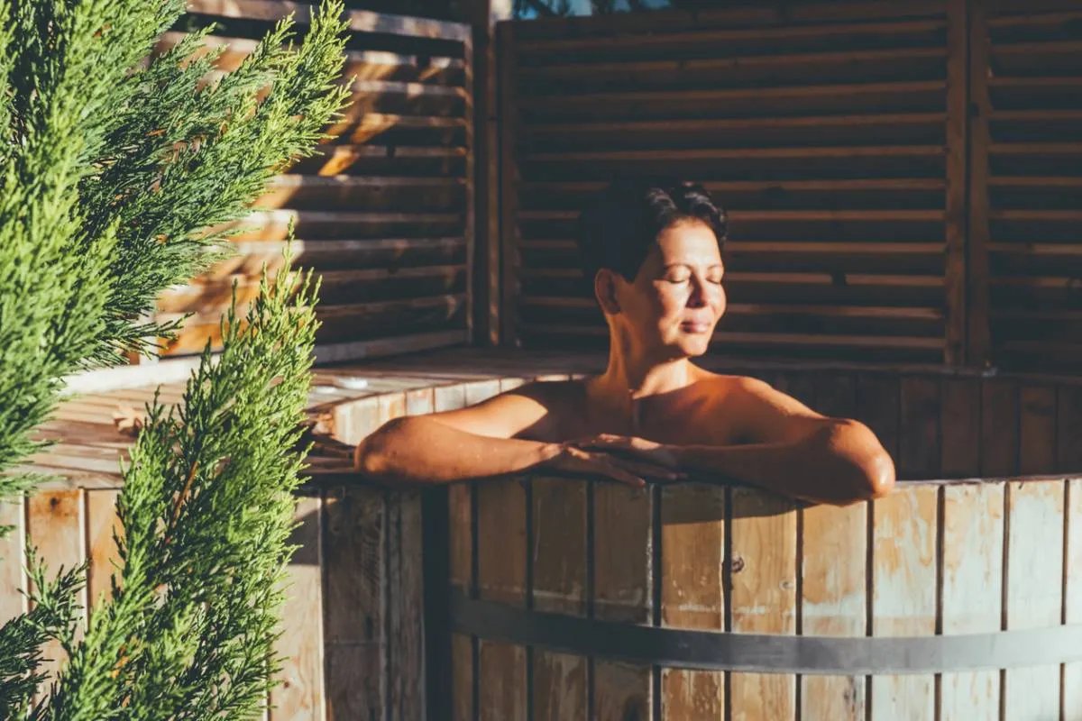 Installation d'un spa en extérieur : quelle est la réglementation ?